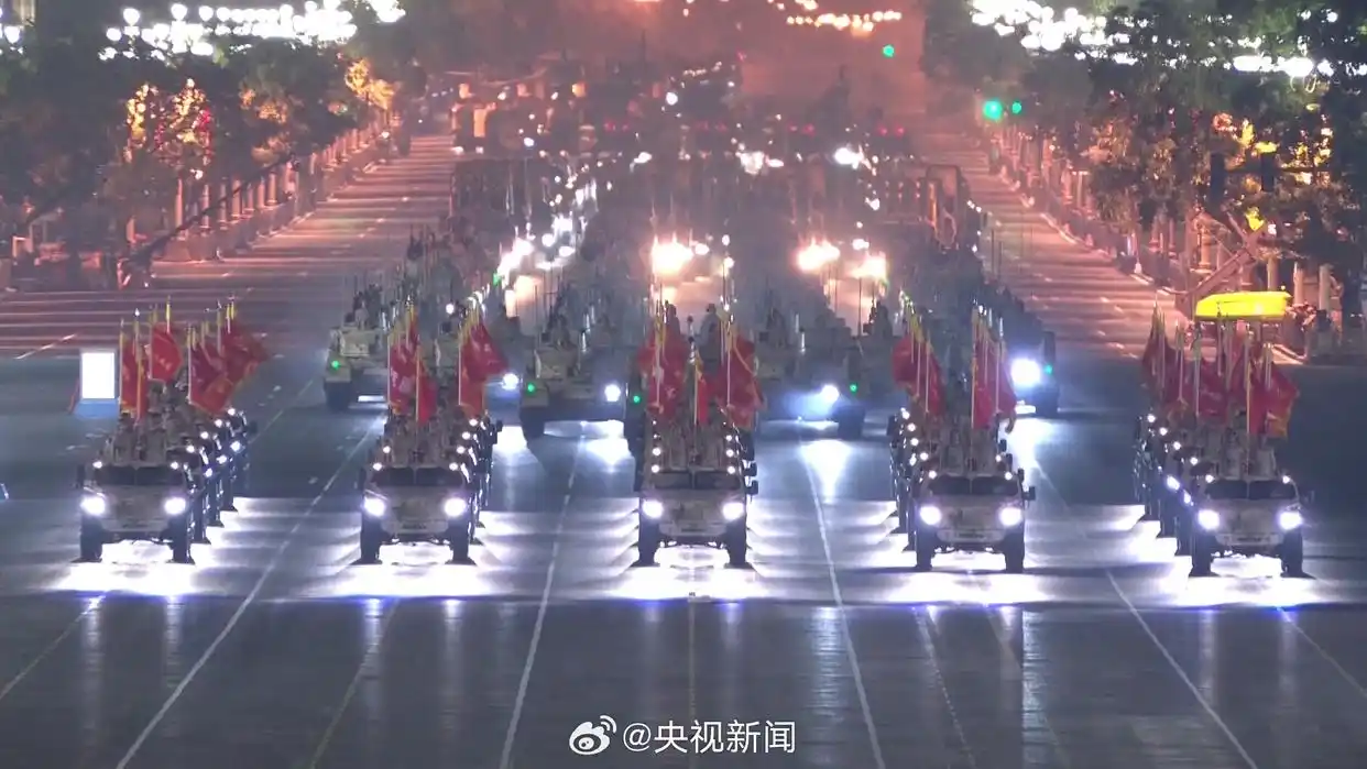 阅兵装备展示_首次阅兵式_九三阅兵解锁了这些“首次”