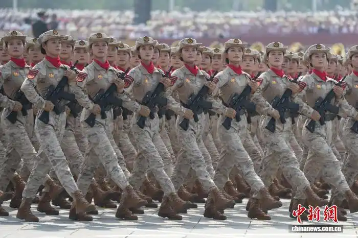 九三阅兵解锁了这些“首次”_纪念中国人民抗日战争暨世界反法西斯战争胜利80周年大会 九三阅兵 1945年抗战胜利