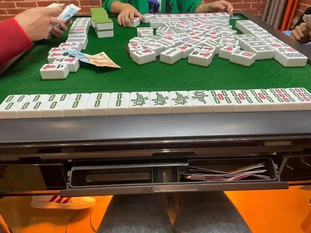 啥时候听牌_看别人打什么牌_打麻将技巧