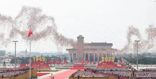 8万羽和平鸽和8万只气球升空_九三阅兵8万只气球最后都去哪了_天安门广场和平鸽气球放飞仪式