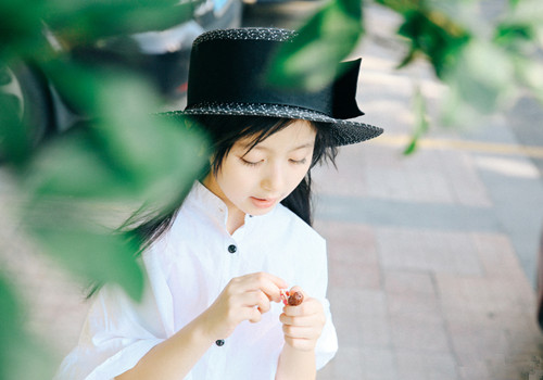 吴姓女孩名字简单大气-吴姝含名字打分