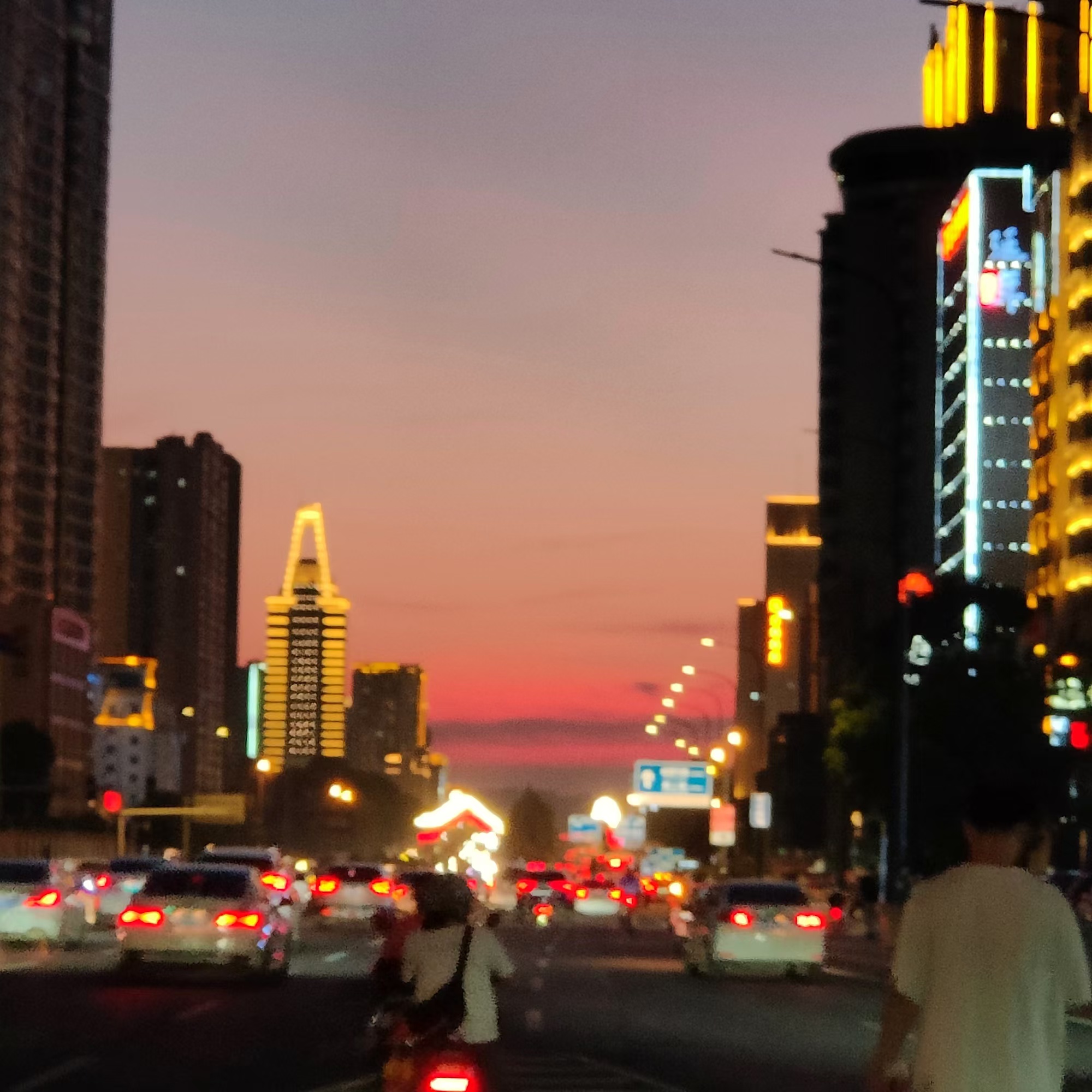 外科医生兼职骑手_业余外科医生_年轻外科医生送外卖