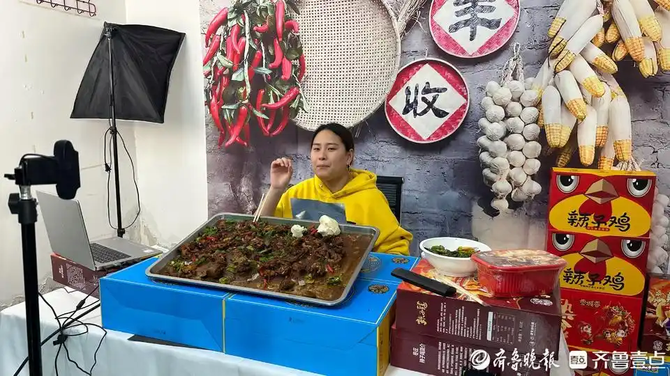 枣庄孙枝鸡养殖基地_枣庄辣子鸡正宗做法_枣庄辣子鸡月饼火了