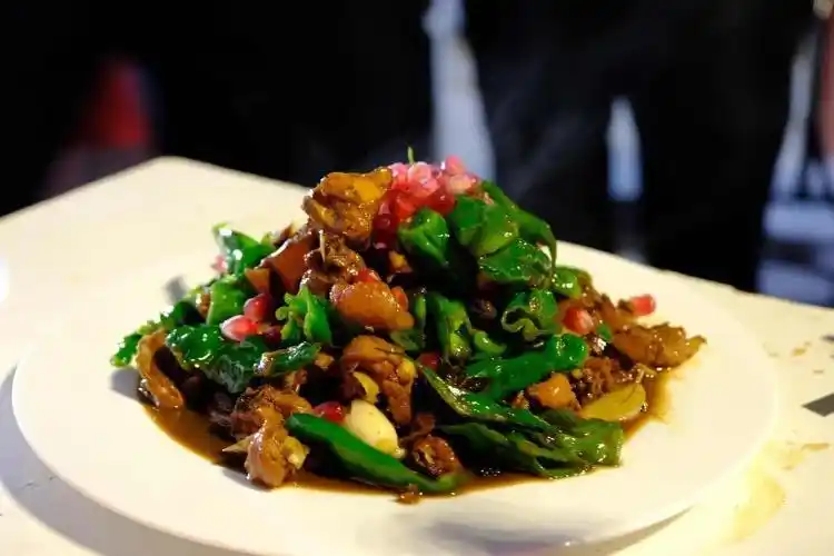 枣庄辣子鸡产业发展_枣庄辣子鸡月饼火了_枣庄地标美食IP打造