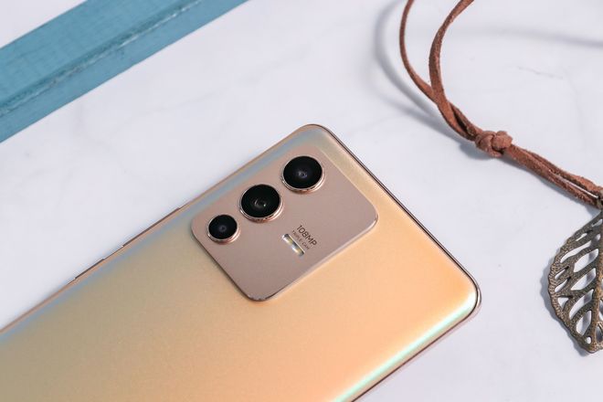 vivo S12 Pro一亿像素主摄拍照体验_vivo的网络表现形式_vivo S12 Pro天玑1200性能跑分