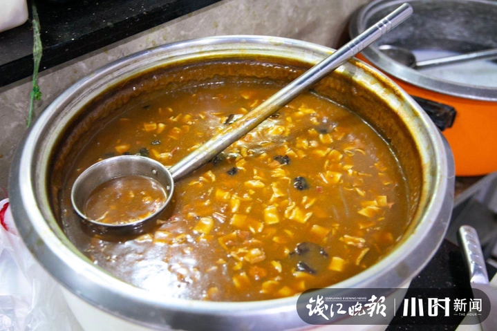 河南学生党的深夜食堂3元就管饱_杭州深夜胡辣汤_河南小吃杭州