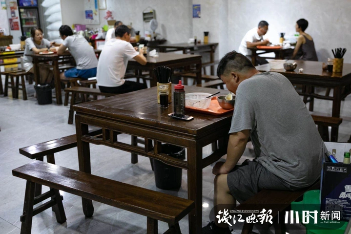 河南小吃杭州_杭州深夜胡辣汤_河南学生党的深夜食堂3元就管饱