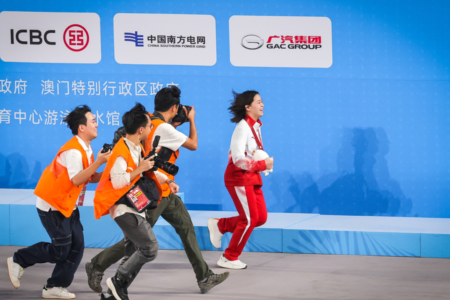 全红婵时隔183天归来仍是顶流_全运会跳水女子团体赛_全红婵重返赛场