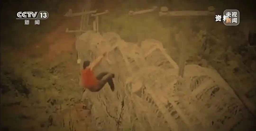 高中生轻信高薪兼职被骗到境外电诈园区_高中生被迫电诈时刷到父亲寻子新闻_胡一啸父亲胡宗兵寻子经历