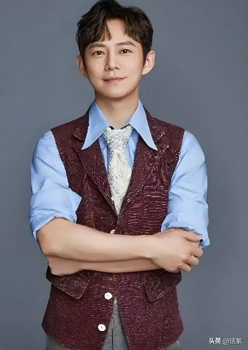 何炅谈衰老焦虑：30年主持生涯里，他是观众心中永远的定海神针