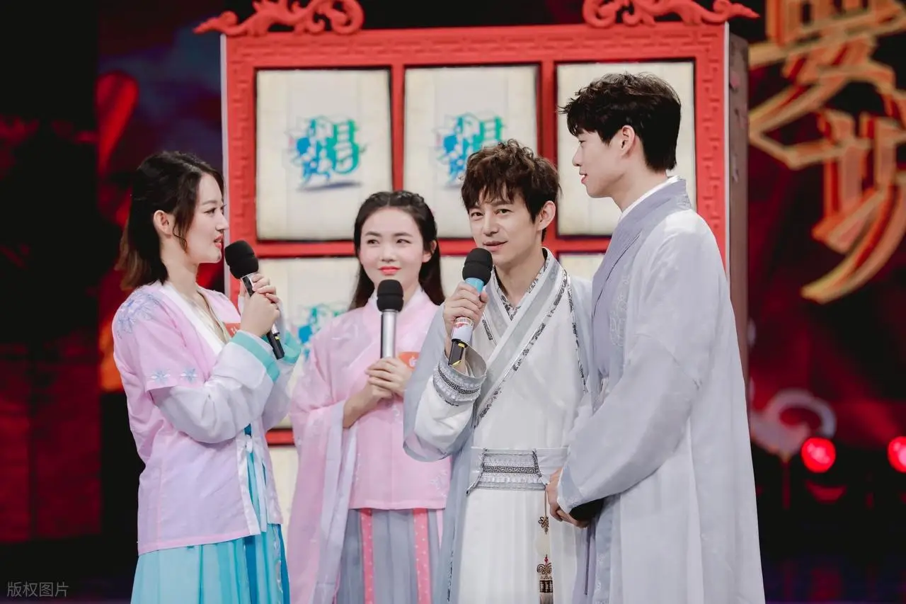 何炅也有衰老焦虑，中年人为何害怕变老，又该如何优雅老去？