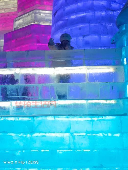 挑战冰雪迷宫是什么体验？亲身经历告诉你多刺激！