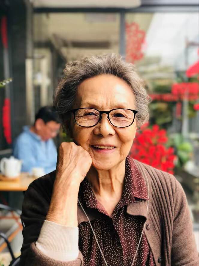 避免大妈感发型技巧_中老年女性发型选择_明星发型