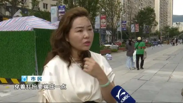 昆明找男s联系方式_昆明男性美甲师清凉穿着 网友评论 美甲店引流策略