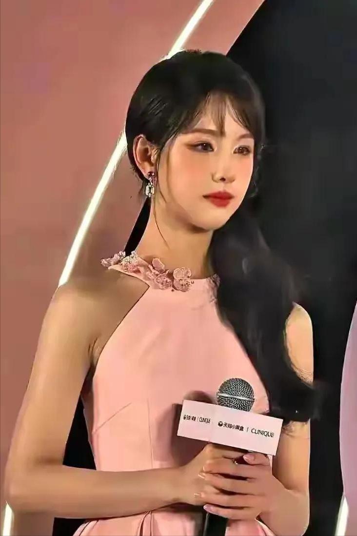 明星生图真实长相_精修图VS生图对比_明星发型