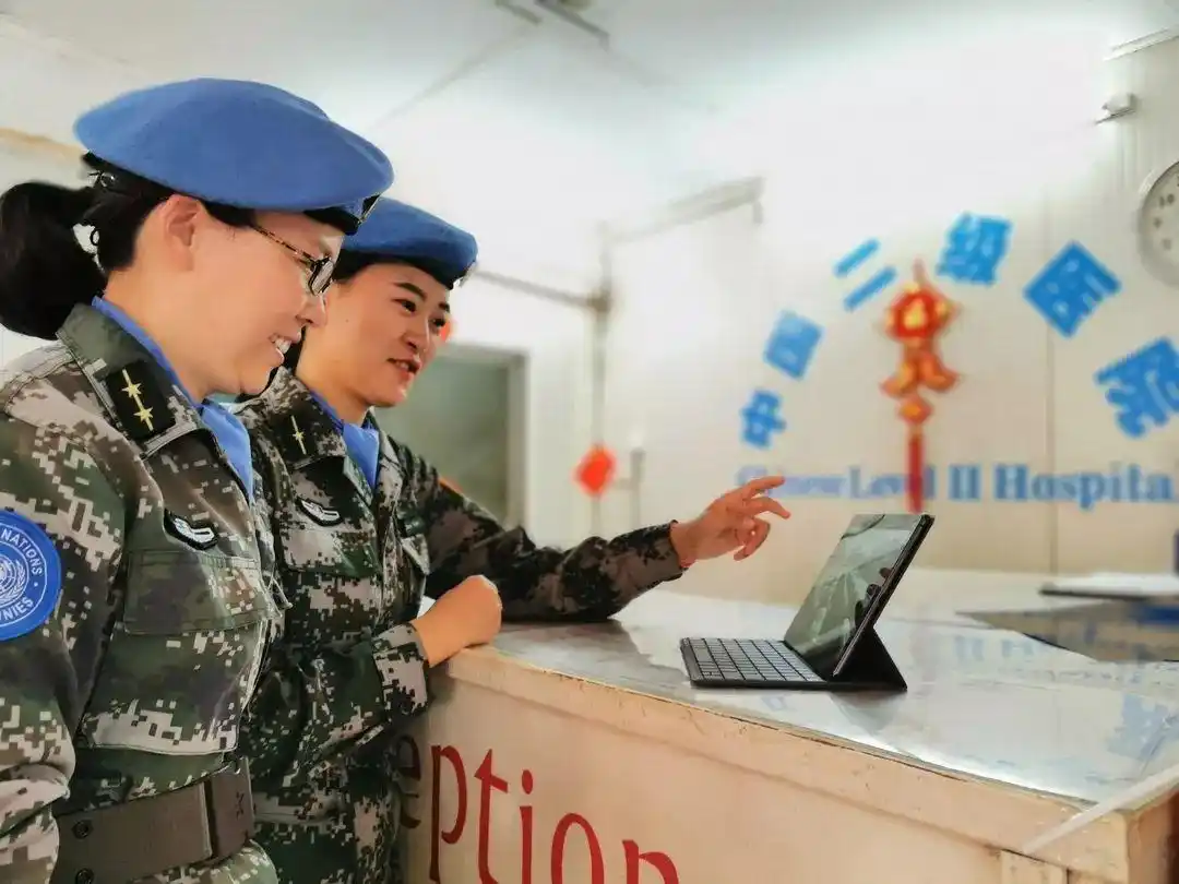 阅兵直播老兵爱国情怀_阅兵时敬礼的老兵曾在开国大典站岗_抗战老兵观看阅兵盛况