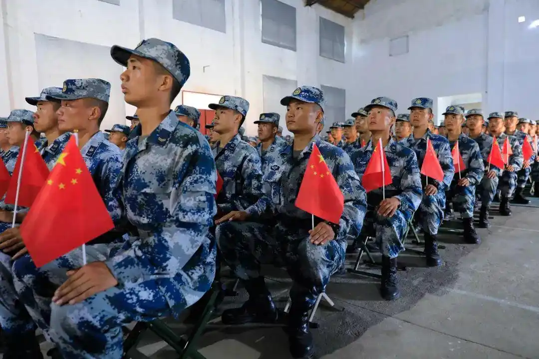 阅兵直播老兵爱国情怀_阅兵时敬礼的老兵曾在开国大典站岗_抗战老兵观看阅兵盛况