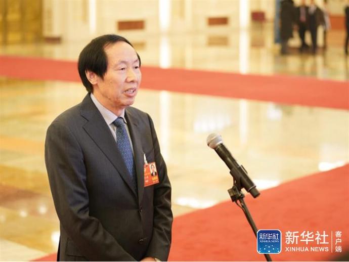 两会教育部长发言视频_2018年全国两会部长通道 教育部长陈宝生 三点半放学难题 解决方案_国侨办主任裘援平 华侨华人贡献 诋毁问题