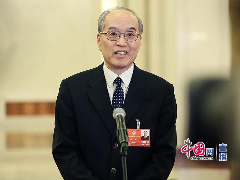 两会教育部长发言视频_国侨办主任裘援平 华侨华人贡献 诋毁问题_2018年全国两会部长通道 教育部长陈宝生 三点半放学难题 解决方案