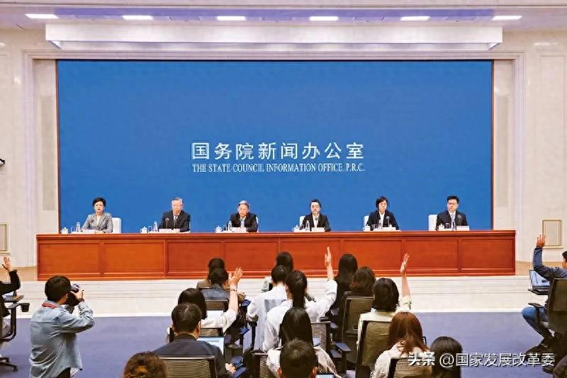 署名文章丨中共国家发展和改革委员会党组：坚定推动民营经济走高质量发展之路
