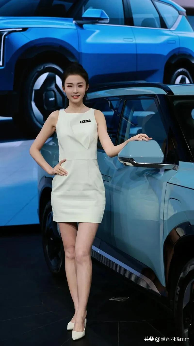 顶级车模车展风采_张芮尔车模实力颜值_2025车模