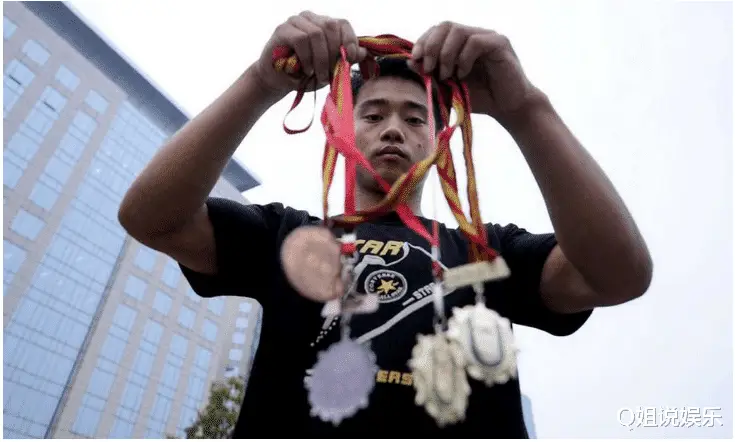 刘翔成名史_刘翔两次退赛经历_孙海平刘翔的事例