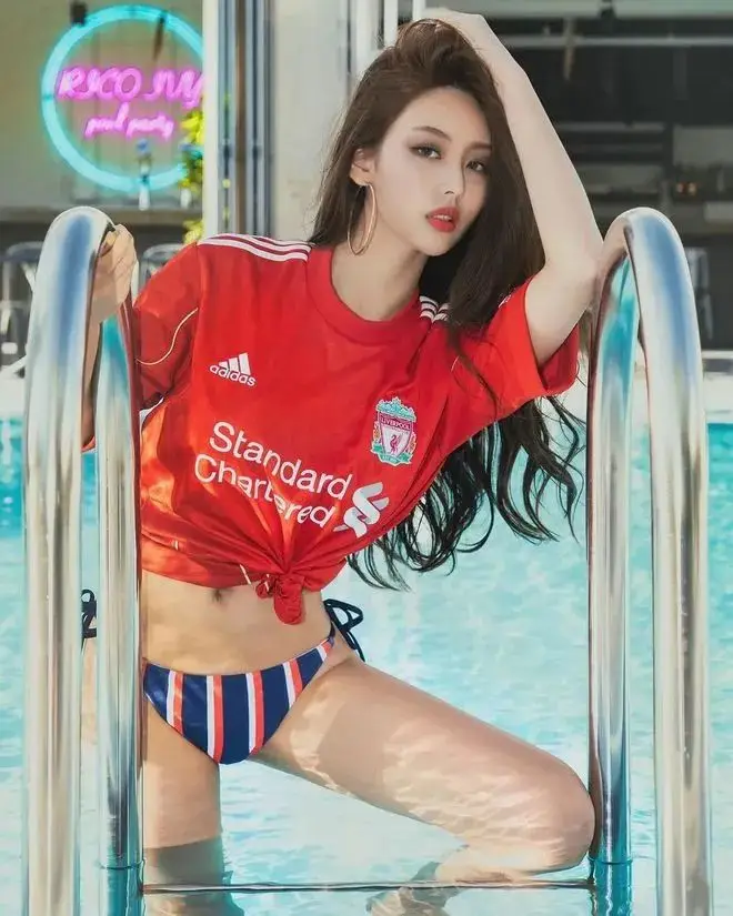 赛车女司机专业训练_女赛车手郑宥娜_赛车美女
