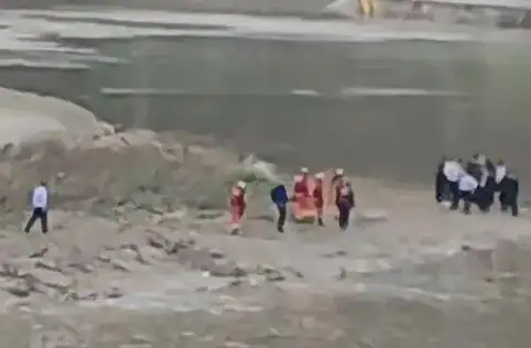 旬阳市吕河镇周某某婚礼失踪事件_陕西安康旬阳市男子婚礼当天跳河失踪_新郎婚礼跳河 搜救30多小时没找到