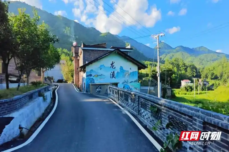 桂东县龙溪瀑布旅游开发_桂东荣获中国最佳生态旅游示范县称号 新华网_龙溪村生态文旅振兴