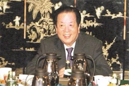 新闻发布会团队协作准备策略_新闻发言人 用语_人大外长记者会交替传译经历