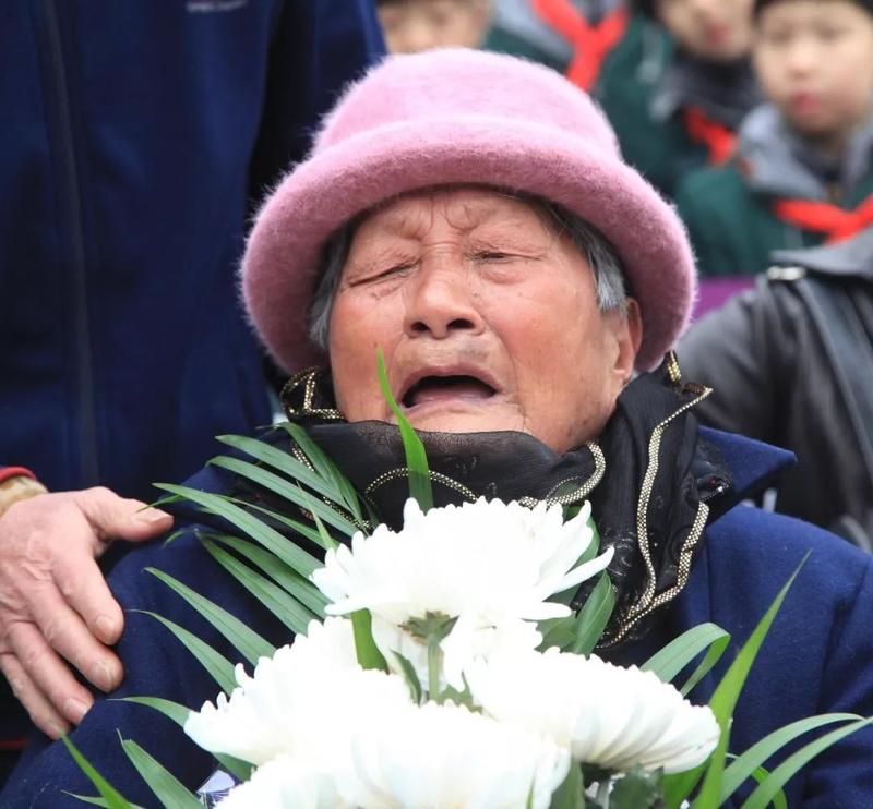 南京大屠杀幸存者故事_中央13新闻联播12月13日南京大屠杀公祭日视频_南京大屠杀纪念日