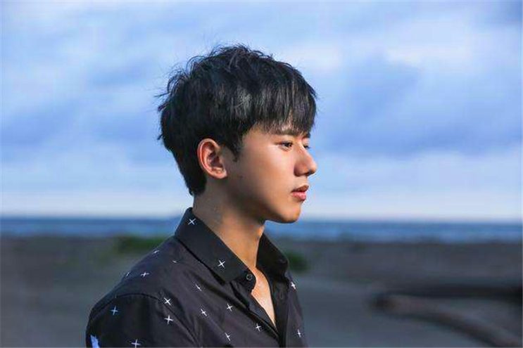 快乐男声 张杰 宠妻 王栎鑫 允许妻子出轨_王栎鑫和张杰是一届的吗