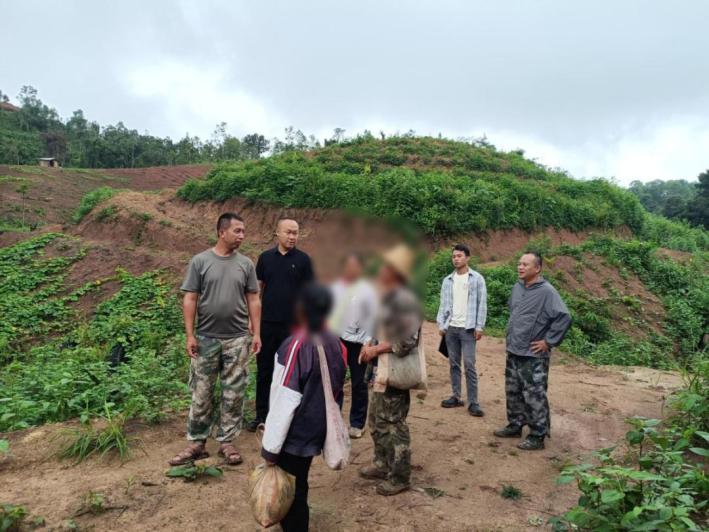 西双版纳景讷乡土地纠纷调解_峨边门户网土地纠纷_景洪市耕地界限争议解决