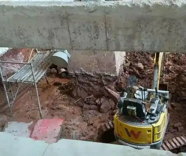 私挖地下室导致房屋开裂_安徽省六安市霍山县景秀蓝湾小区_楼栋安全性等级综合评定为Cu级_河北一小区地下室现巨大裂缝和大洞