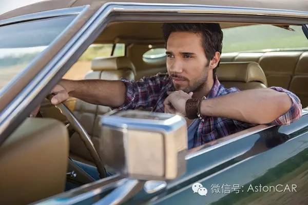 深圳交警安全带整治行动_后排不系安全带罚款规定_后排乘客不系安全带属违法