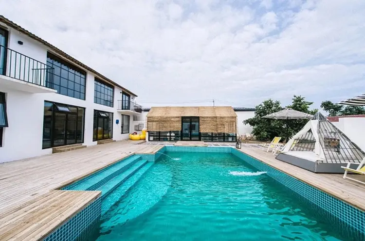 延庆真人cs_延庆一日游团建拓展_延庆玉渡山古崖居一日游