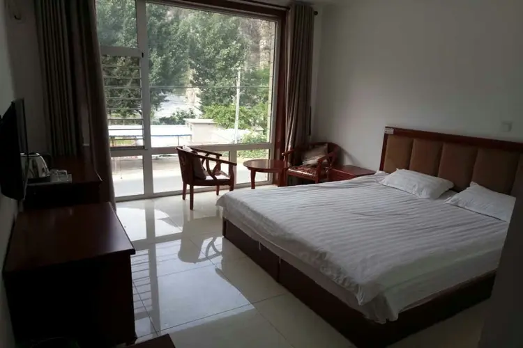 延庆一日游团建拓展_延庆真人cs_延庆玉渡山古崖居一日游