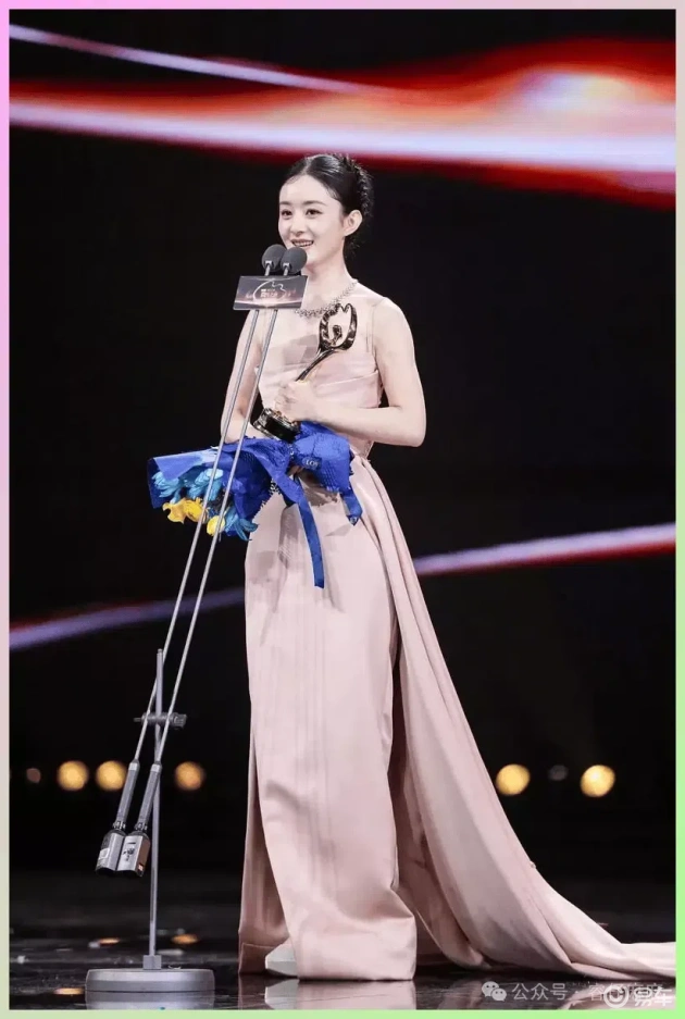 后排乘客不系安全带属违法_行驶中座椅放倒系安全带_后排安全带使用规定