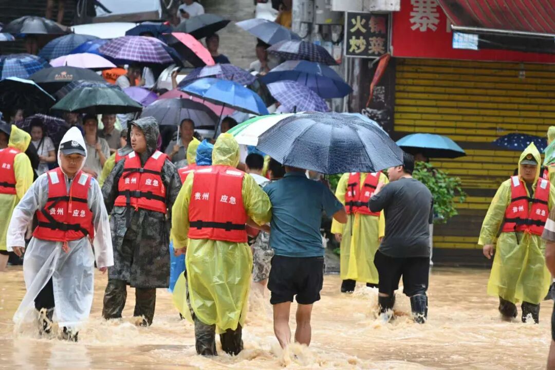 贵州榕江洪涝灾害救援_雷山县民兵转移群众_雷山洪水