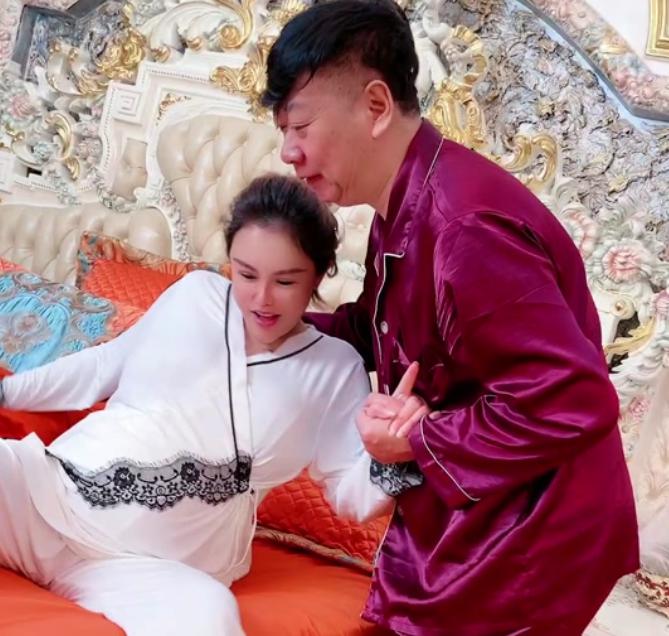 央视披露网红户晨风账号被封详情_小影夫妇偷税漏税 账号被封直播行业反思 网红社会责任与法律意识