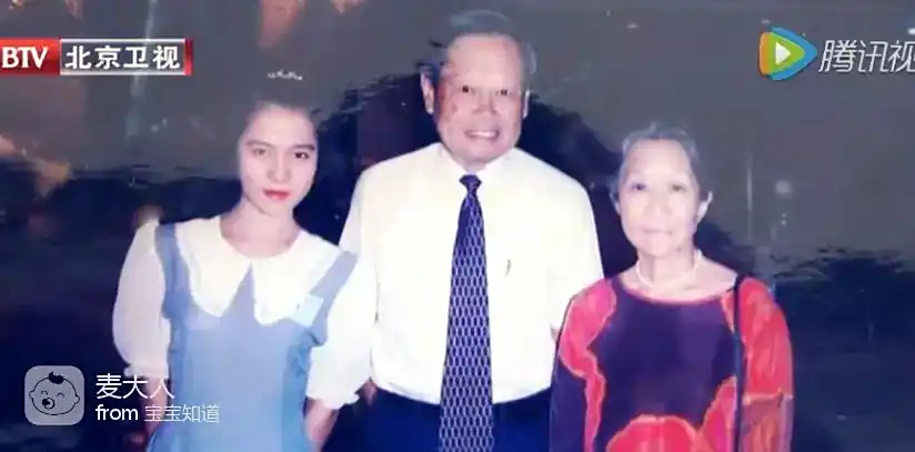 杨振宁之弟杨振平现状_杨振宁翁帆婚姻十五年_杨振宁与翁帆的爱情故事