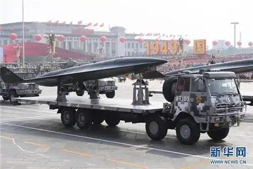 国庆阅兵无人作战平台变化_地面无人作战平台缺位原因_罕见金黄涂装！阅兵这个装备到底是啥