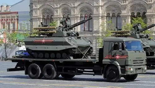 罕见金黄涂装！阅兵这个装备到底是啥_国庆阅兵无人作战平台变化_地面无人作战平台缺位原因
