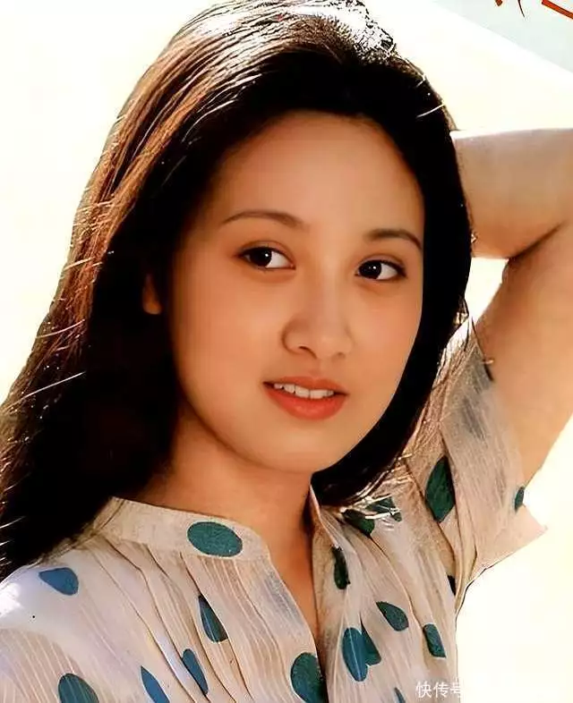邓婕不生娃嫁给张国立原因_张国立前妻罗秀春条件_张国立与前妻