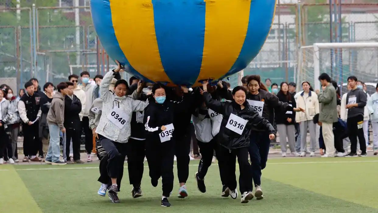 校运会通讯稿接力运动员_女子铅球决赛_中国农业大学运动会