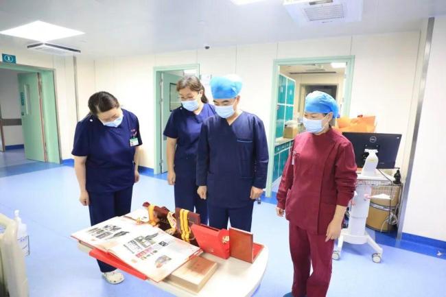 102岁老兵ICU看阅兵后安详离世 医者仁心守护荣光