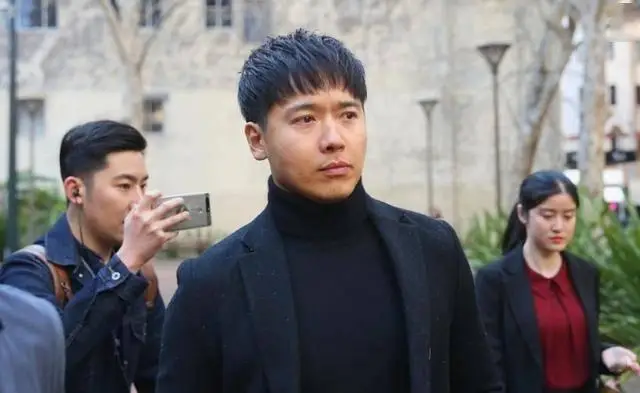 董璇张维伊见面礼金子事件_董璇说不会把钱都给张维伊_董璇恋爱脑金饰送礼被质疑