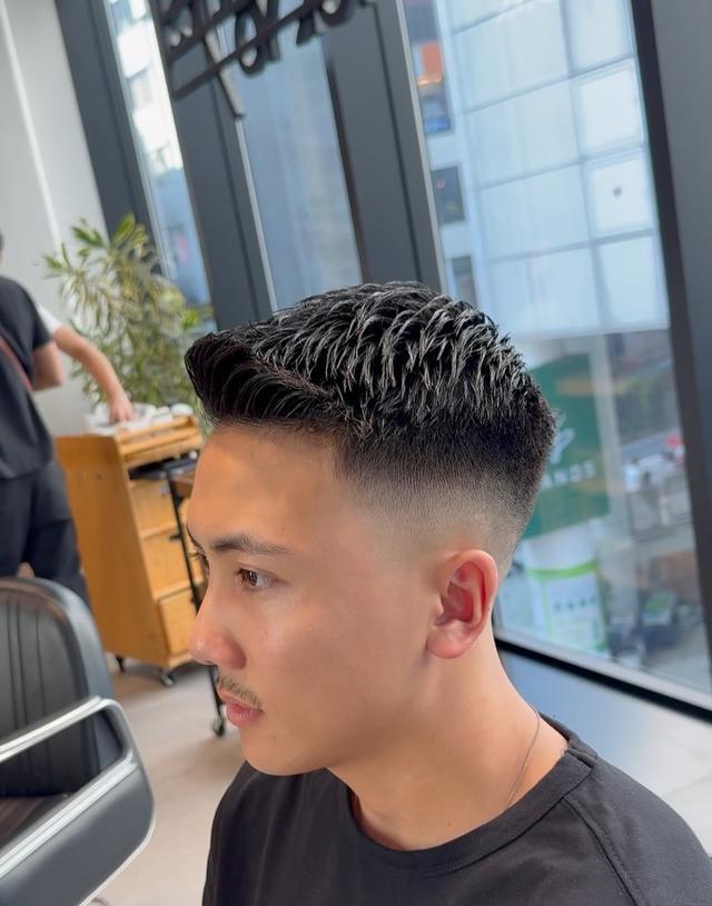 男生娃娃脸适合什么发型_商务渐变短发_渐变发型