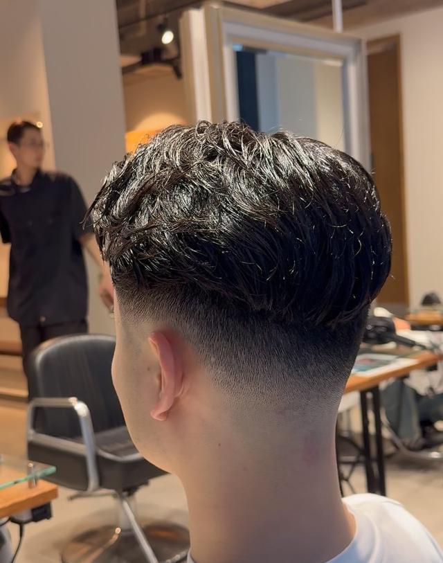 商务渐变短发_渐变发型_男生娃娃脸适合什么发型