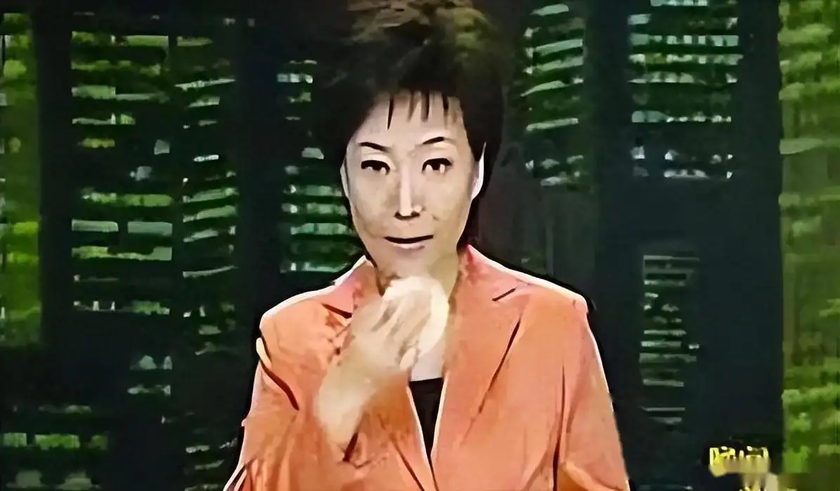 康辉主播职业生涯发展_央视主播贺红梅直播失误_央视各种直播失误大集合